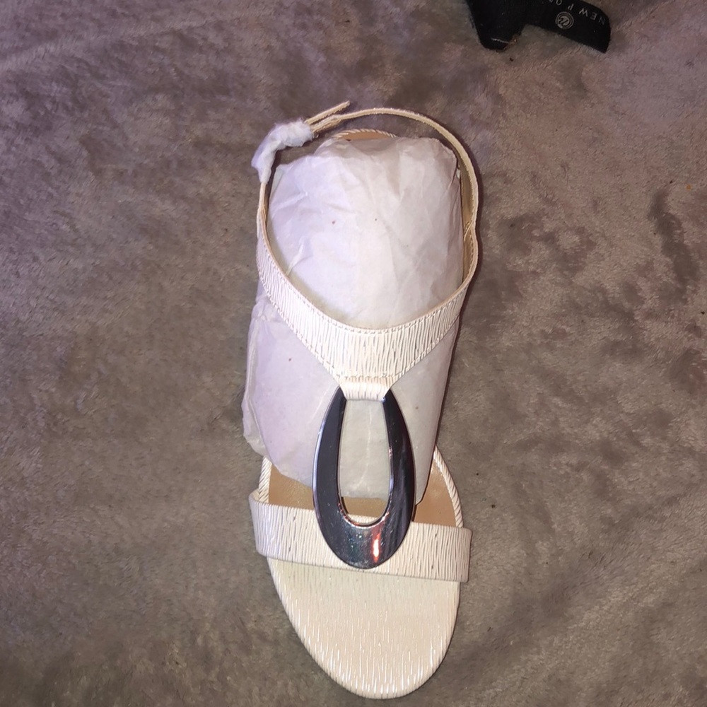 Women’s white sandal heel with silver decor NWT